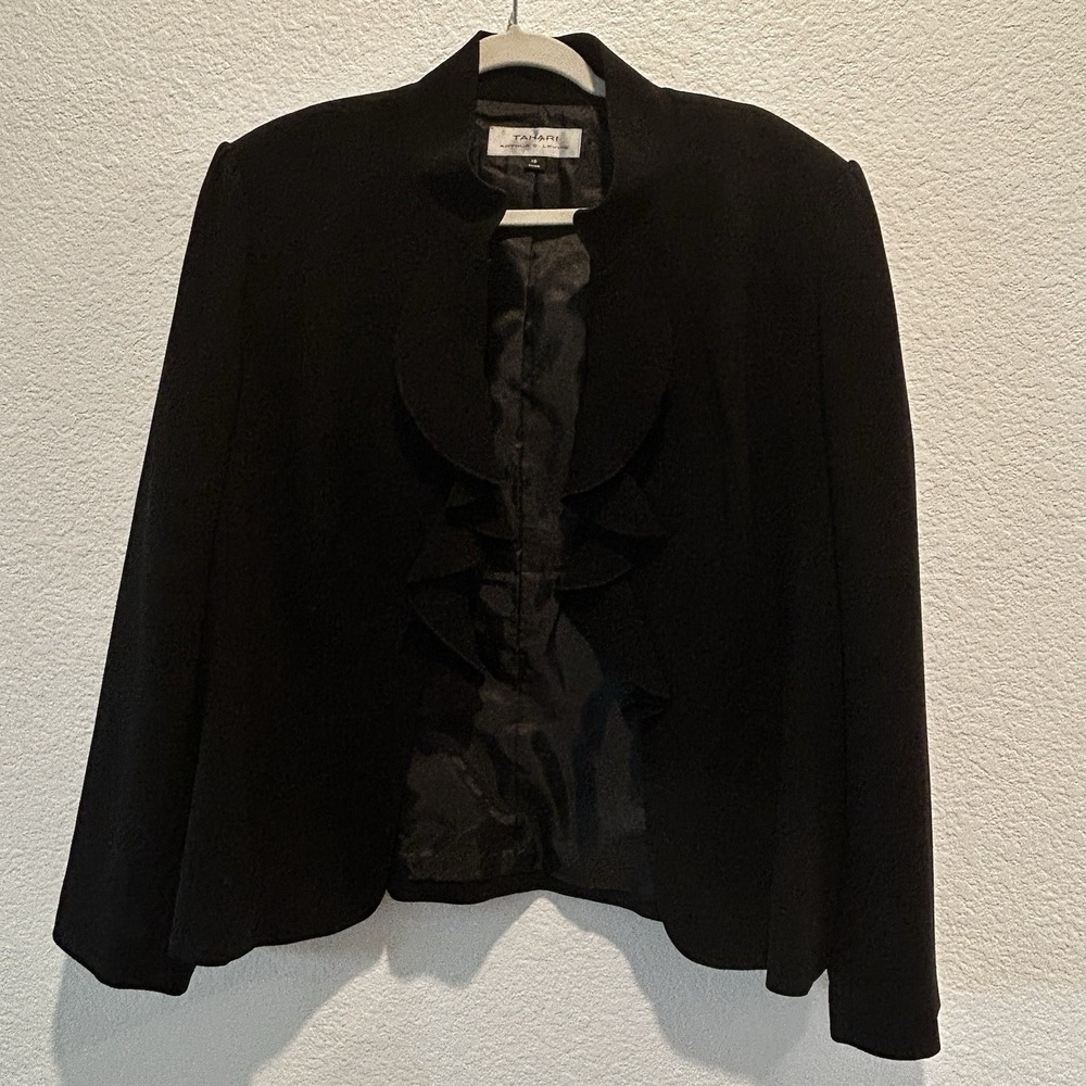 Tahari Arthur Levine Women's Black Ruffle Trim Blazer Sz 18 Plus Careercore Work